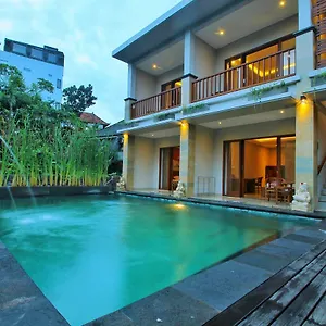  Guest house Dewi Putri House